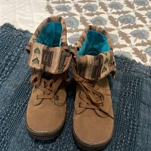 NWOT Blowfish Malibu booties size 8.5